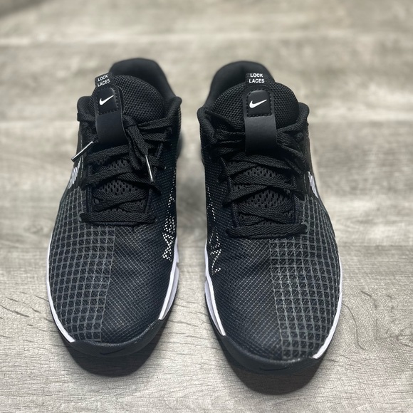 Nike Metcon 8 Workout Gym Shoes. Great condition, too small for my wide feet. - Picture 4 of 11